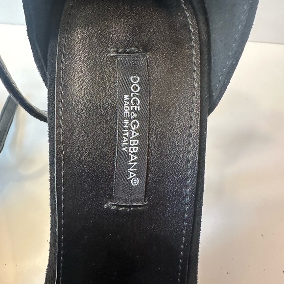 Fashion design 
Barocco-Heel Feather Ankle-Strap Sandals - Picture 11 of 13